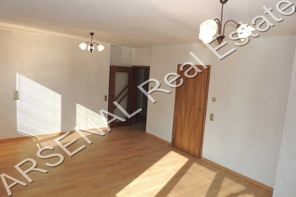 Тристаен апартамент под наем, Лозенец