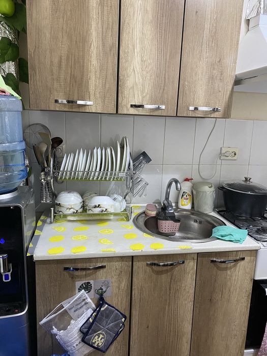 Продается  кухонный шкаф б/у .Дверь межкомнатнаяб/у