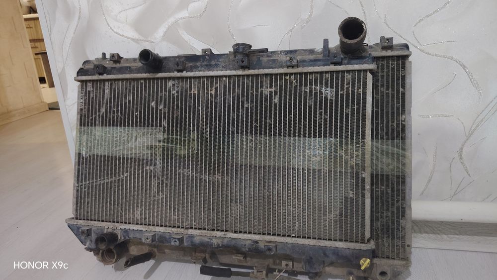 Радиатор  тайота  20.  30