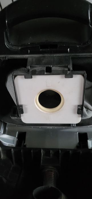 Продам пылесос . .