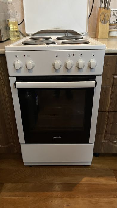 Электро плита с духовым шкафом