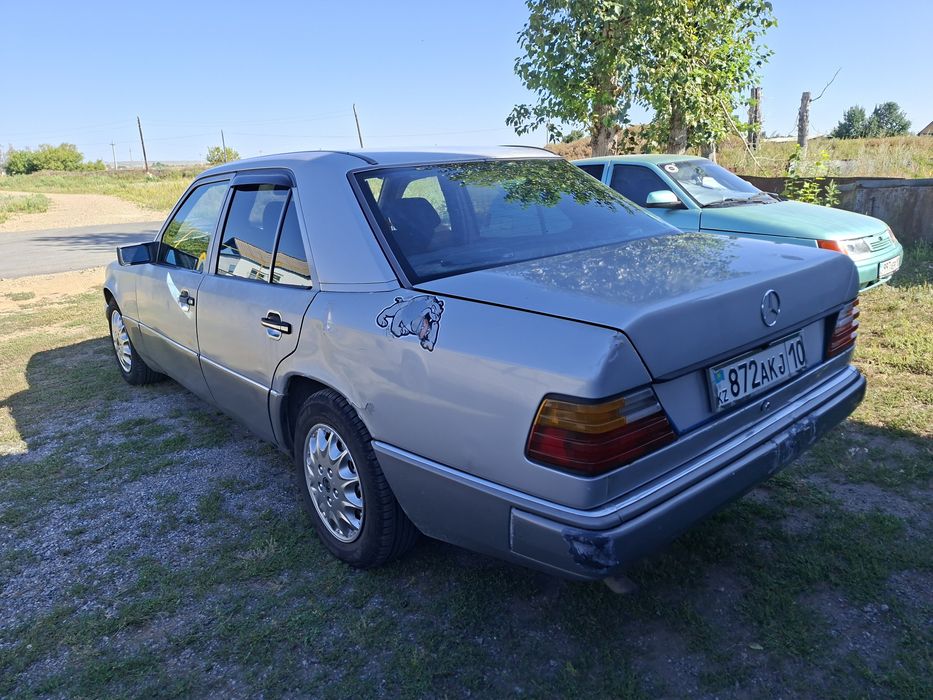 Mercedes-Benz E230