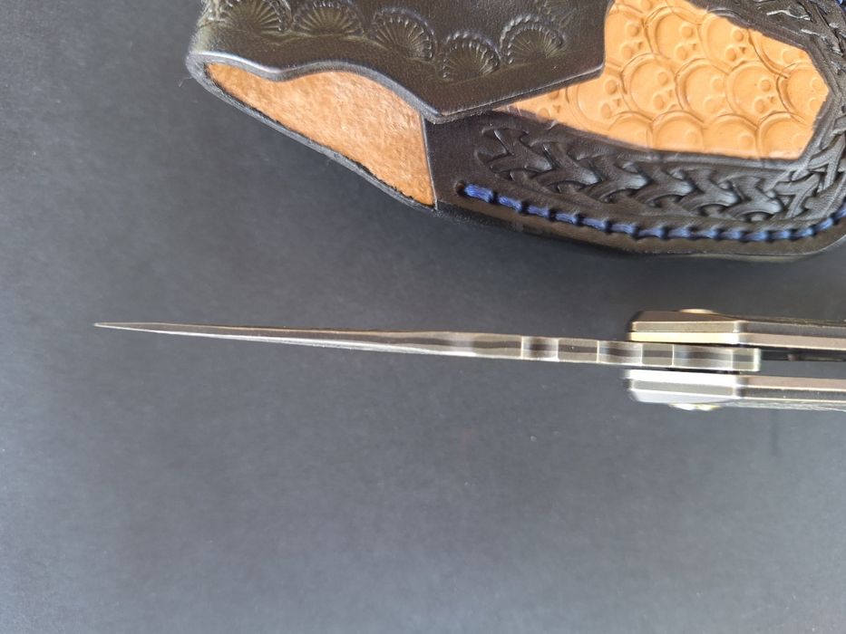 Сгъваем нож-Дамаска стомана VG10 с кожен калъф