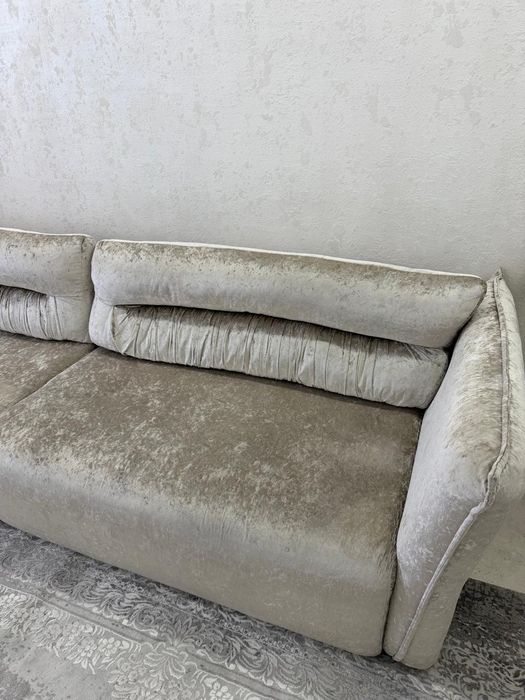 Диван в идеальном состоянии.