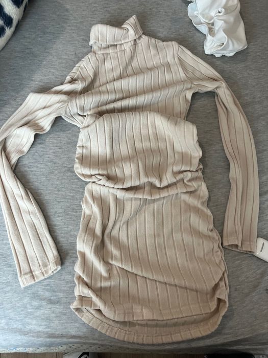 рокля чисто нова с дълъг ръкав