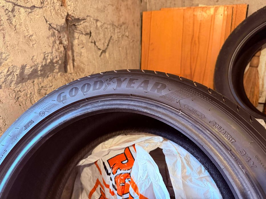 Летни гуми Goodyear Eagle F1 235/45/17 2 бр.