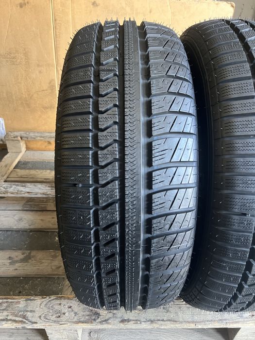 1 anvelopa iarna 205/70/15 si 1 anvelopa 215/65/15 Vredestein