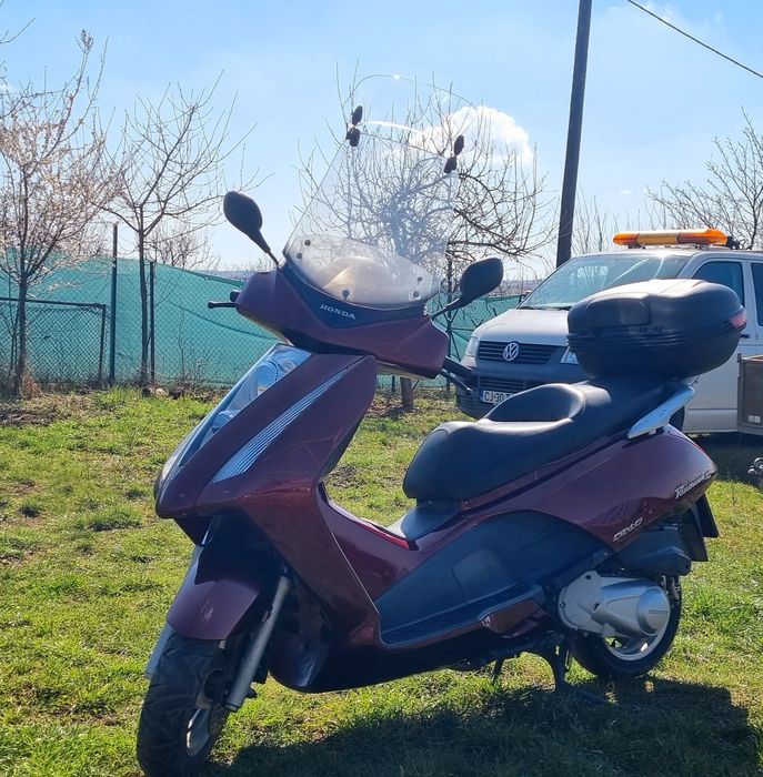 VÂND/SCHIMB cu Auto MAXI Scuter HONDA PANTHEON de 150 an 2005 KM 15000