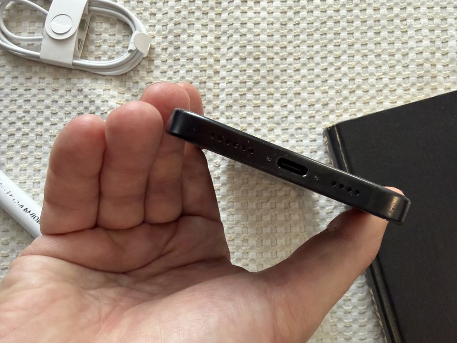 Новый Iphone 16 pro max 256гб 100% батарея едва использован