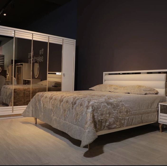 Спальный гарнитур