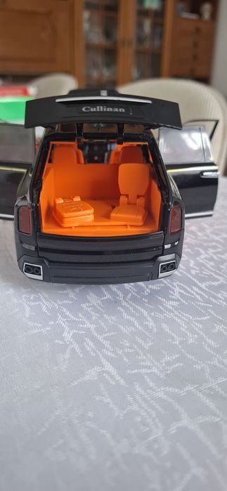 Macheta 1:24 Roll Royce Cullinan
