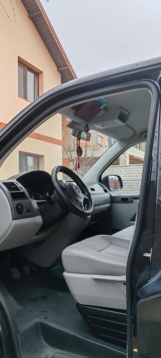Vând/schimb Transporter T5 8+1 locuri