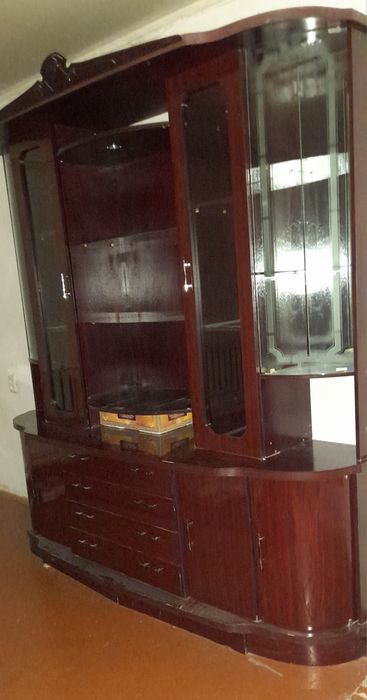 Сервант сатилади