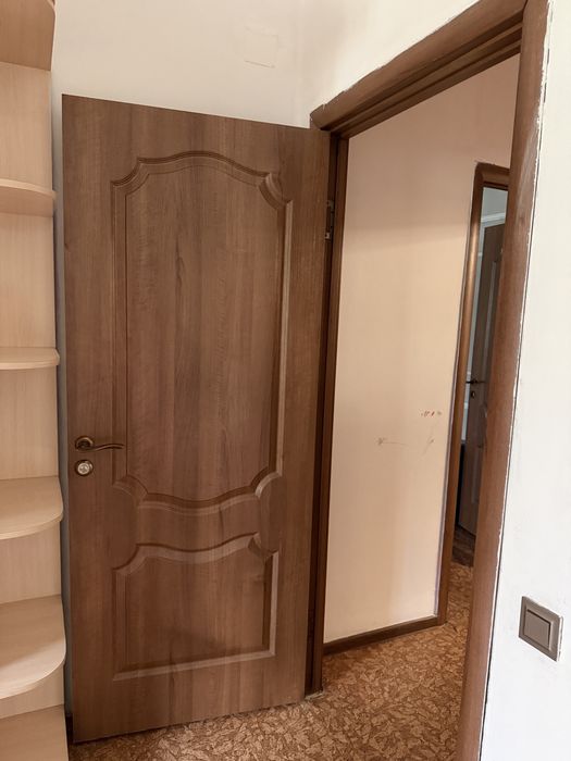 Продам  срочно двери