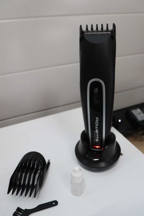Машинка за подстригване Rowenta tn1410 Nomad Mining/Зарядно за батерия/Нож от неръждаема стомана