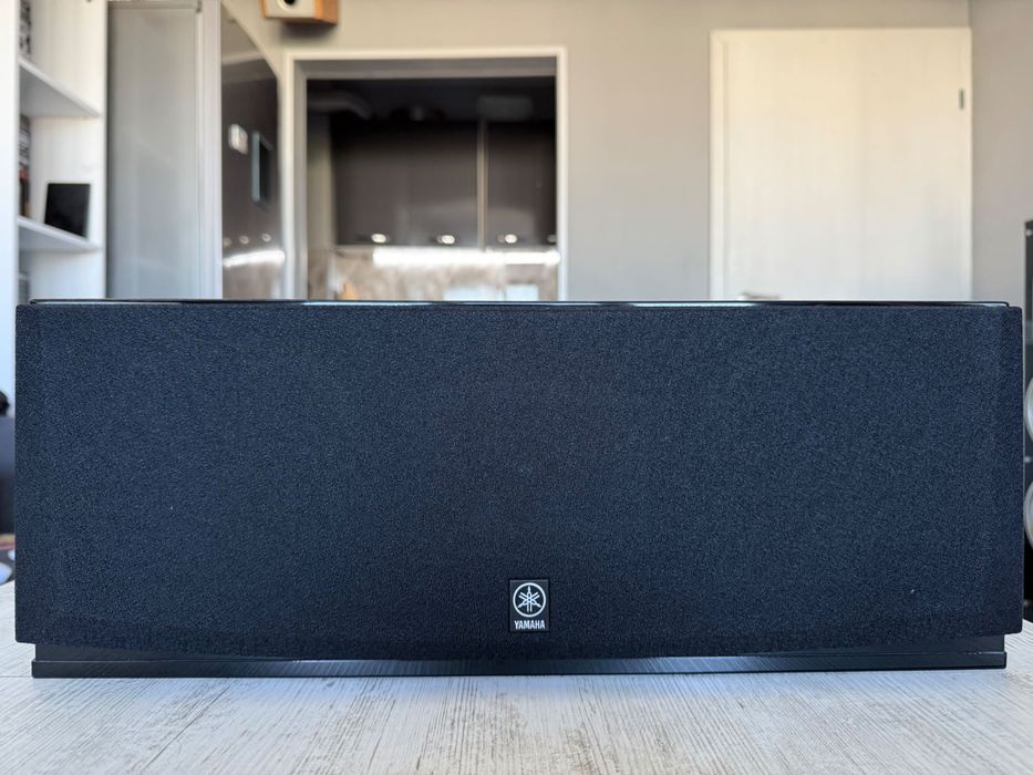 Център колона Yamaha NS-C444