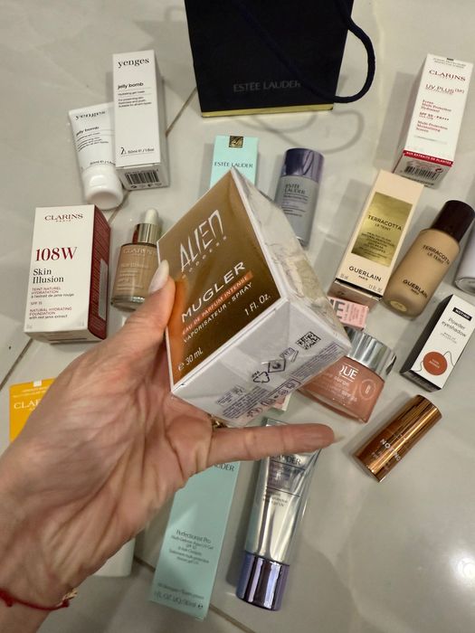 Козметика Este Lauder, Guerlain, Clarins, Kylie cosmetics