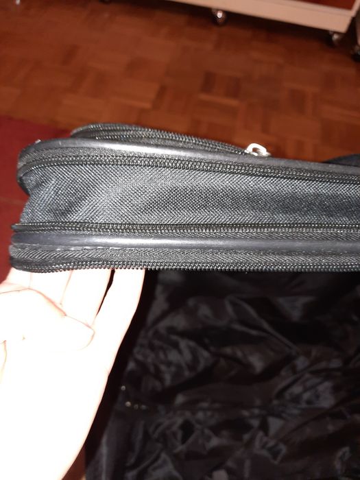 Troller negru cu extensie