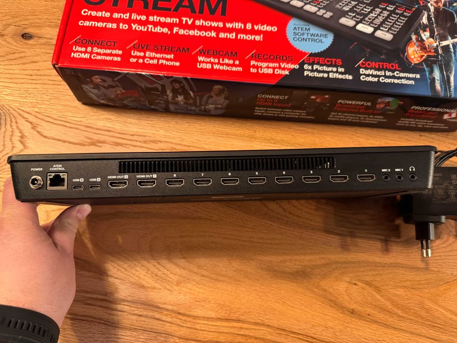 Blackmagic Design ATEM Mini Extreme - mixer video HDMI - 8in streaming