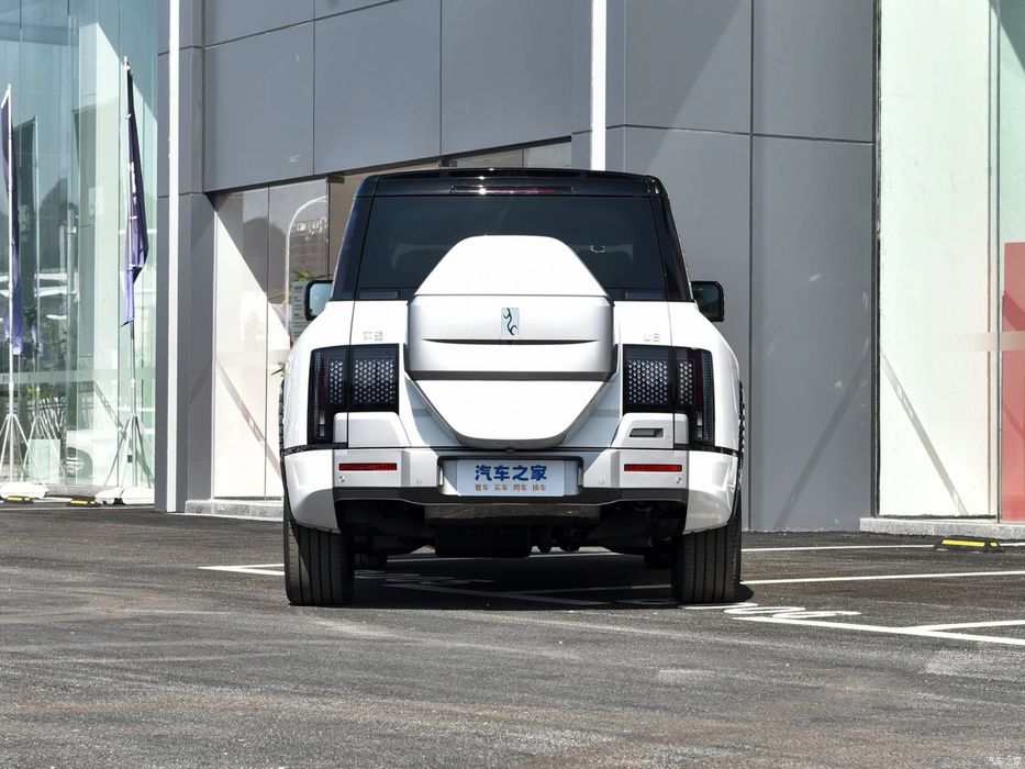 Yangwang U8 новый