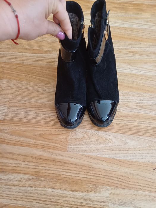 Черни боти Eliza