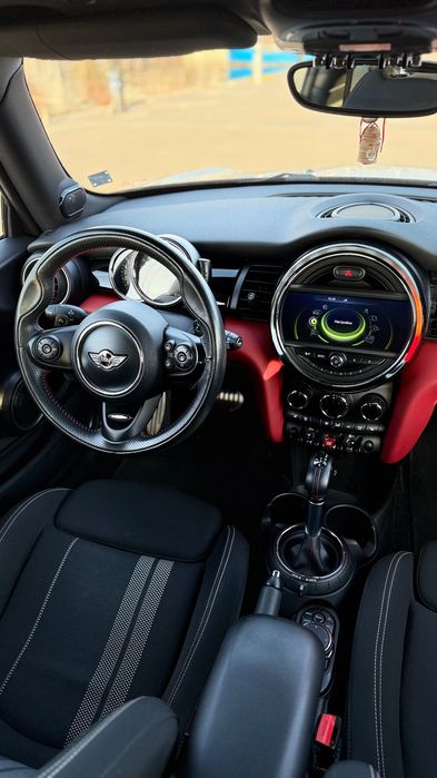 Продавам MINI Cooper SD F56