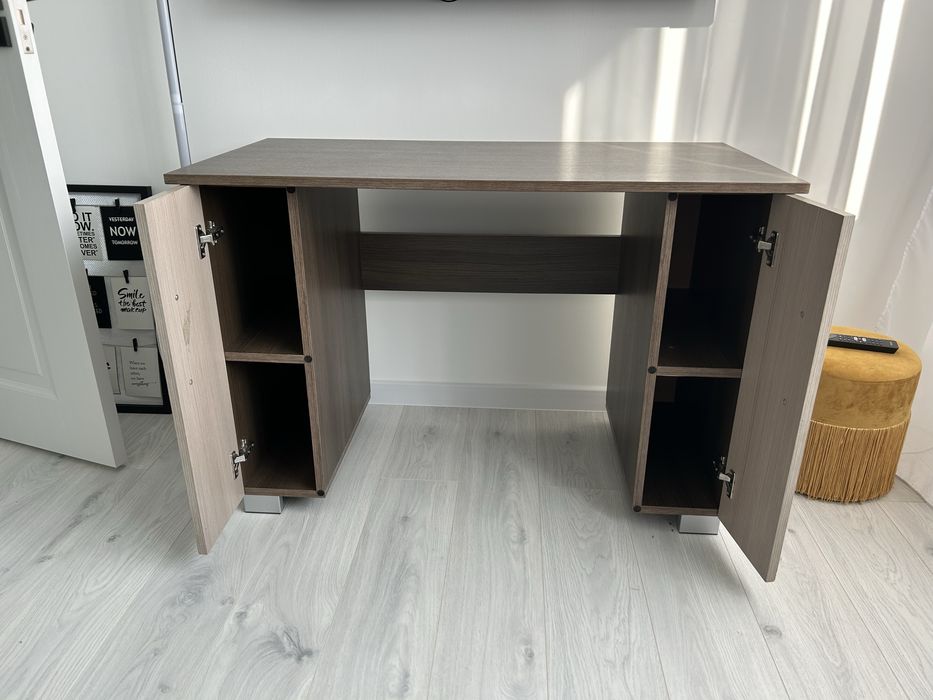 Birou cu doua spatii se depozitare + scaun