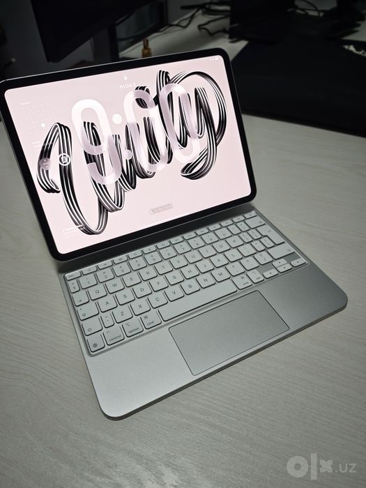 Ipad pro M4 11 inch 122 sikl 256gb + magic keyboard