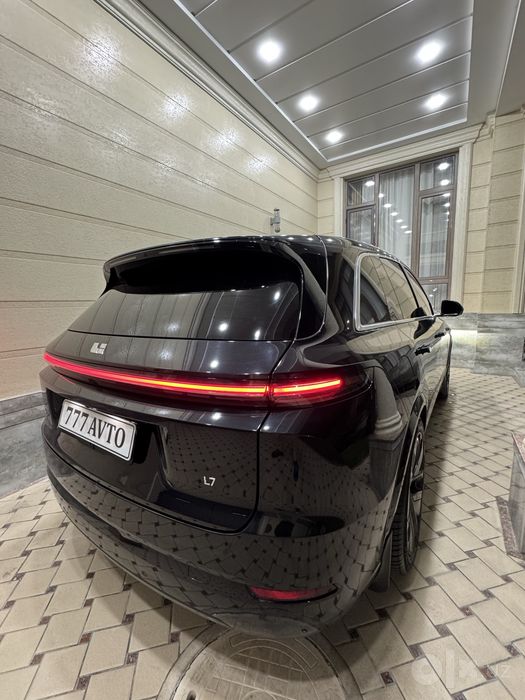 Li 7 Ultar 2024 yil Toza Qora Salon 29000 probeg