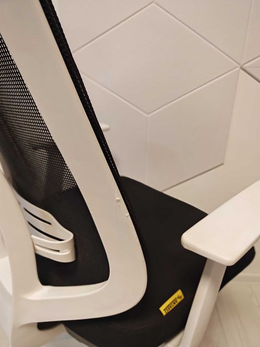 ергономичен офис стол Antares Eclipse - Бял/Черен (Меш)