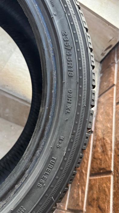 Шины  235/45R18