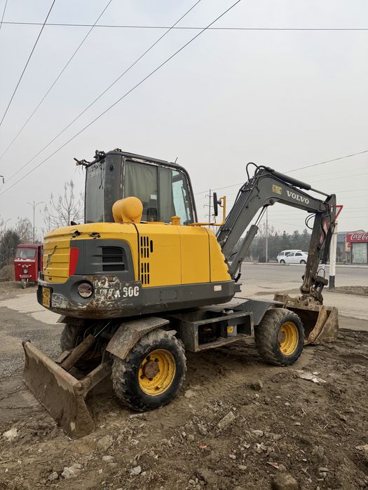 Volvo mini ekskavator sotladi