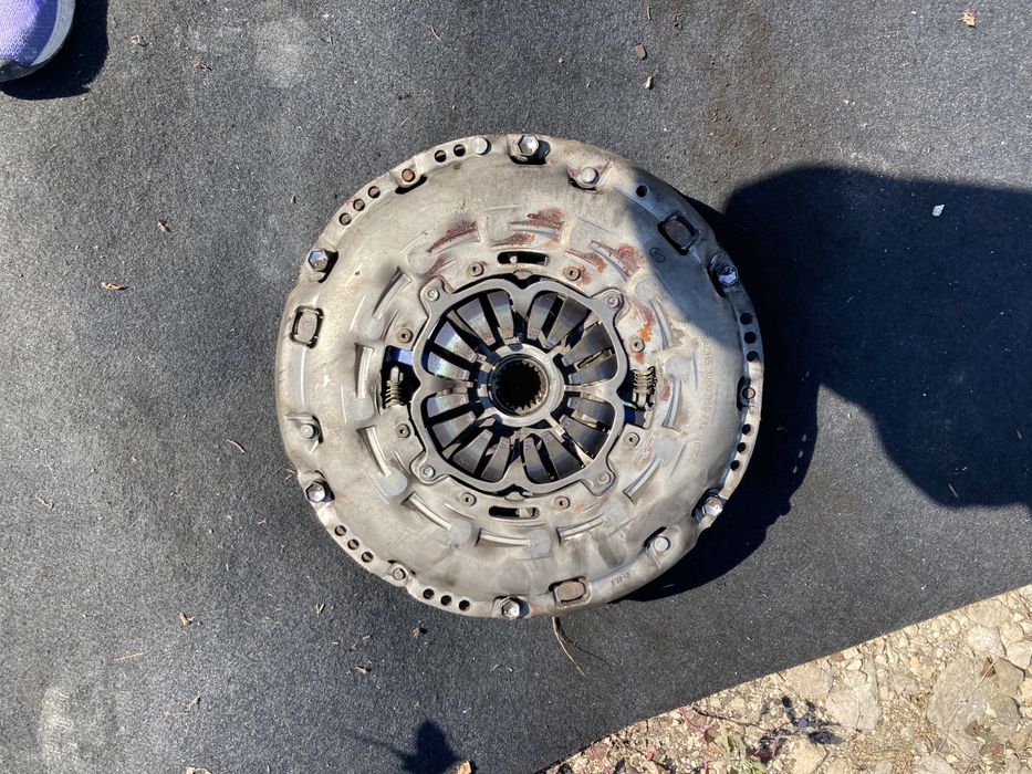 Демпферен съединител за Тойота  Авенсис и Корола Версо 2.2 DCAT 177кс