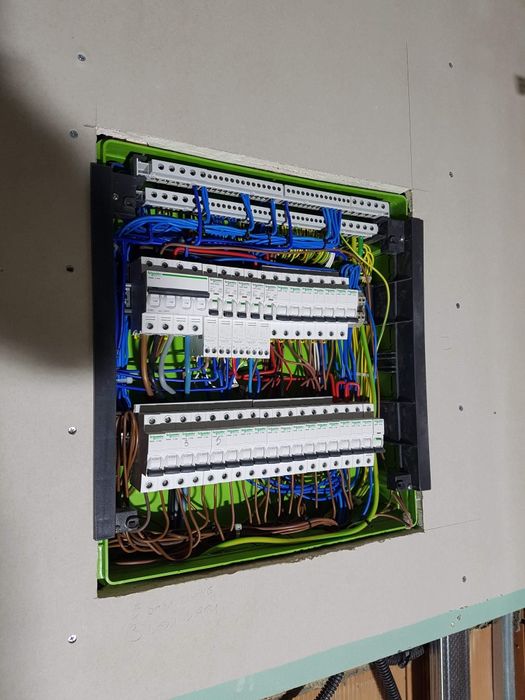 Meseriași construcții!