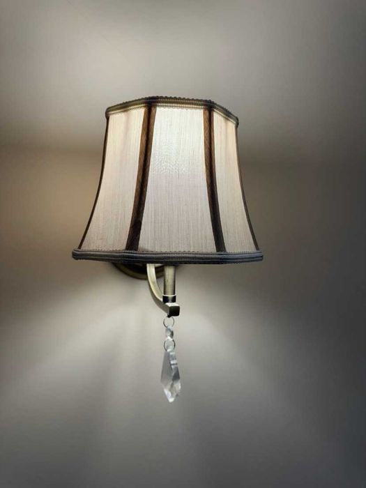 Комплект от полилей и 3 броя стенни лампи с ретро бутиков дизайн