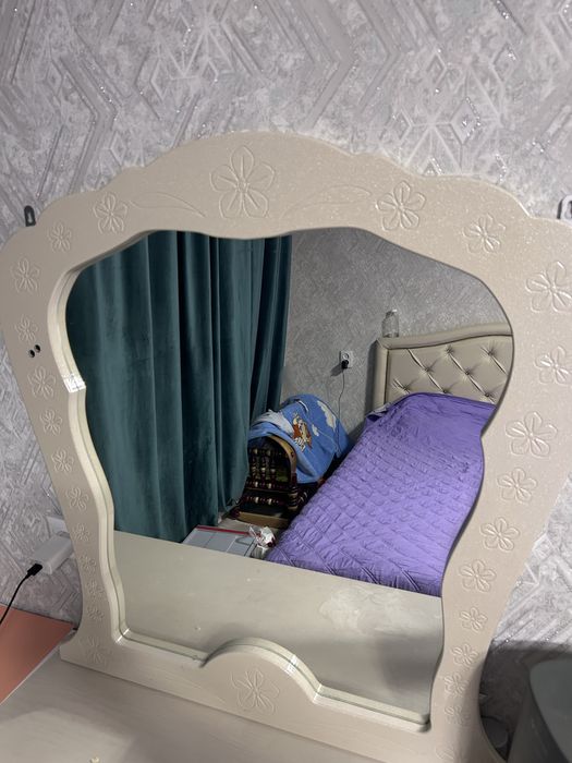 Продам кровать с матрасом вместе с комодом