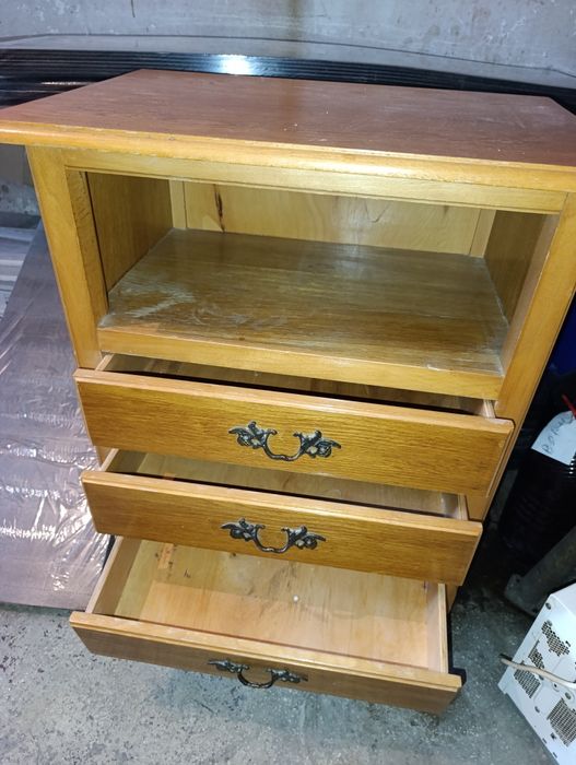 Vând comoda tv lemn masiv