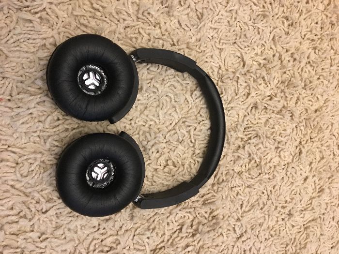 AKG Y50bt muzicale