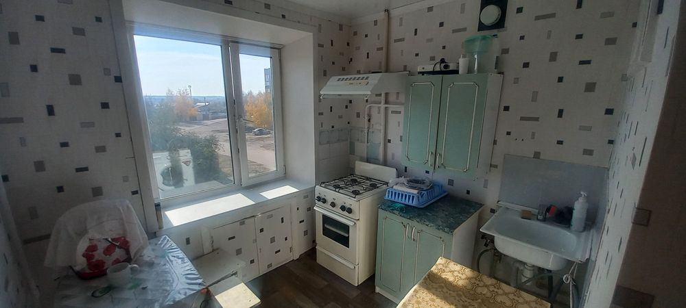 продам 3х комнатную на 3 этаже