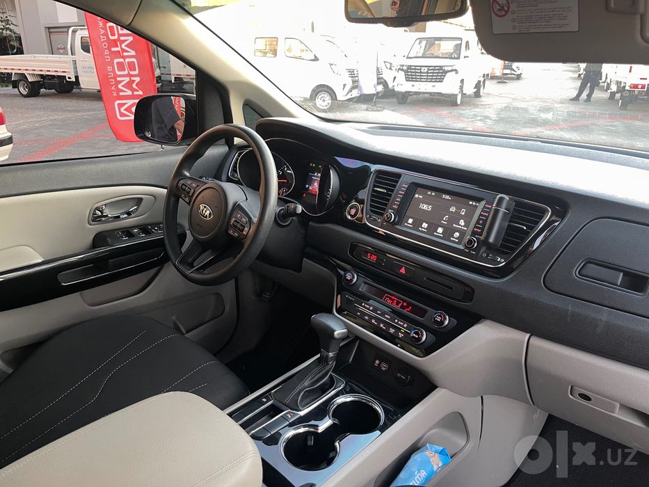 Kia Carnival 3.5L avtomobil sotiladi !