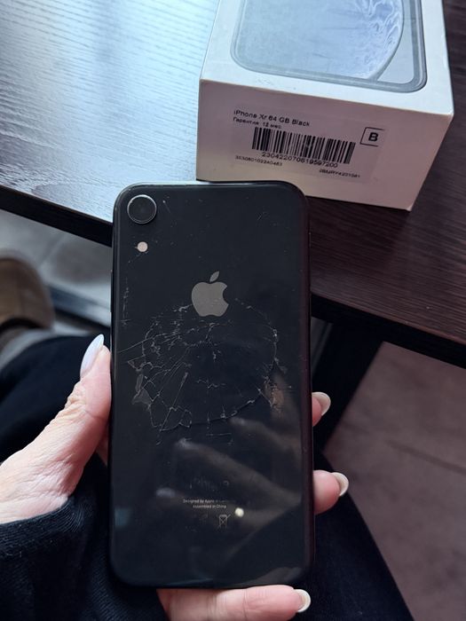 Продам Iphone XR 64gb