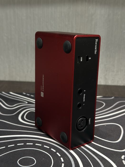 Звуковая карта SCARLETT