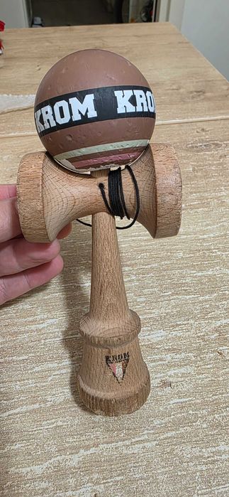 Kendama Strogo Neapolitane Chocolate