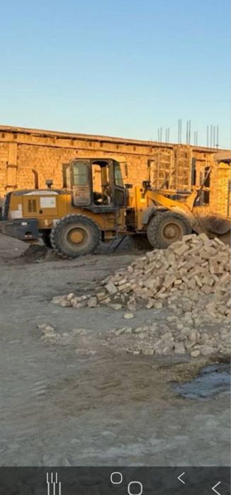 Погрузчик 1.8 куб сотилади