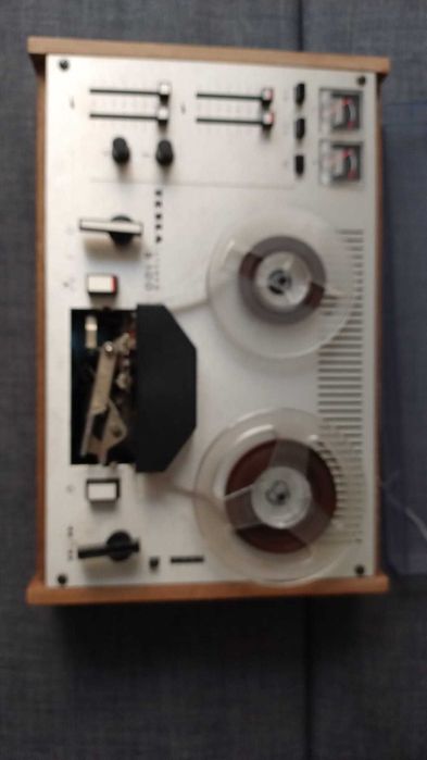 TESLA B 100 rEEL-to-rEEL RECORDER STEREO (magnetofon) - fUNCTIONAL 375 lei