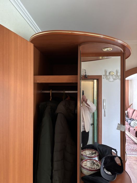 Продам шкаф  угловой