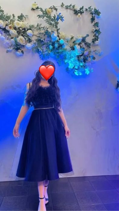 Продам шикарное платье с перьями