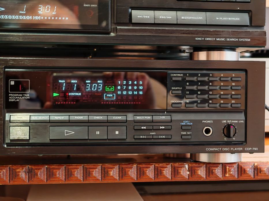 Sony CDP-790. Top cd player. Ca nou. Atenție la anunț. Preț fix !