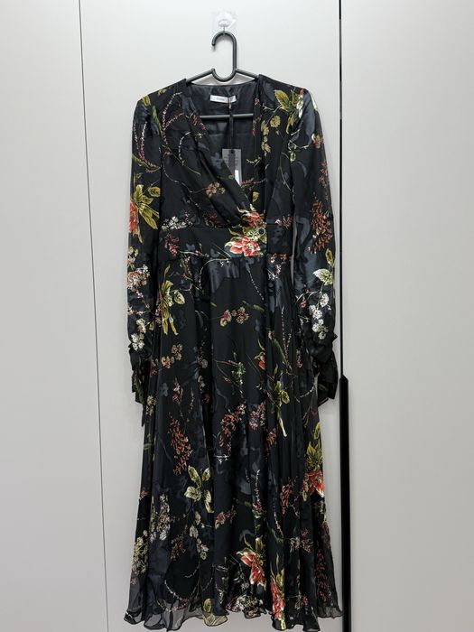 Платье черная с цветочным принтом