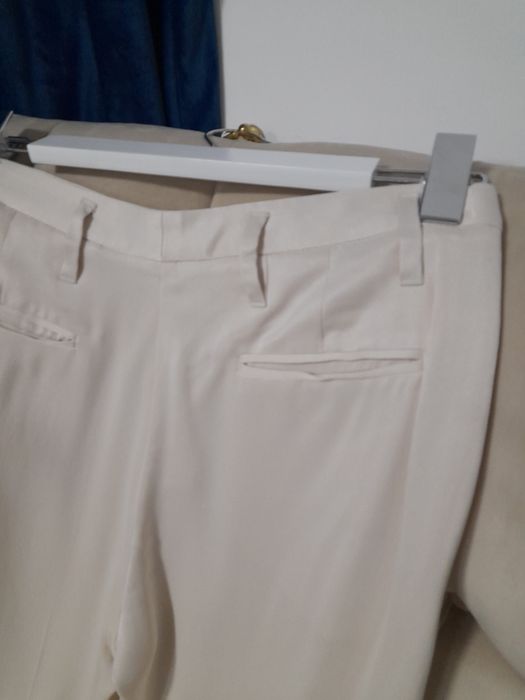 Pantaloni satinati Massimo Dutti din 100% vascoza crem marimea 34